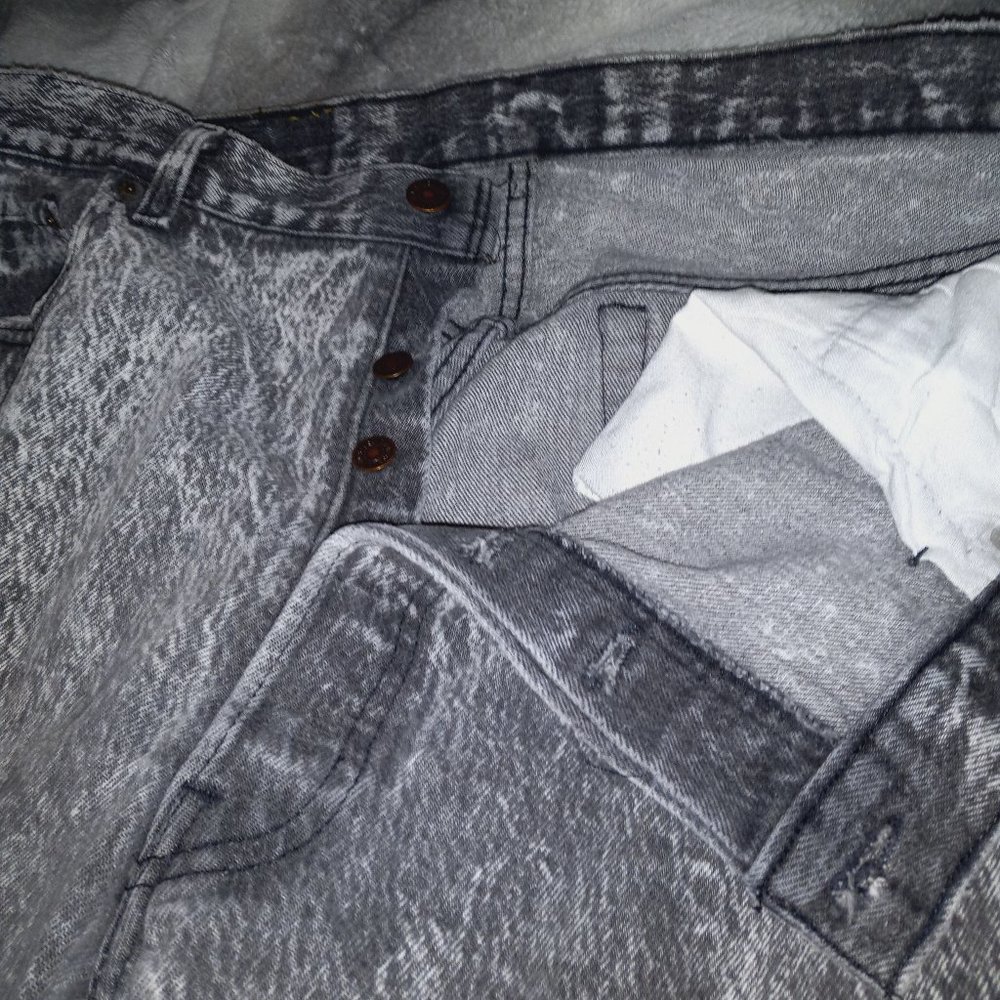 Levi's 501 size 38x30 grey